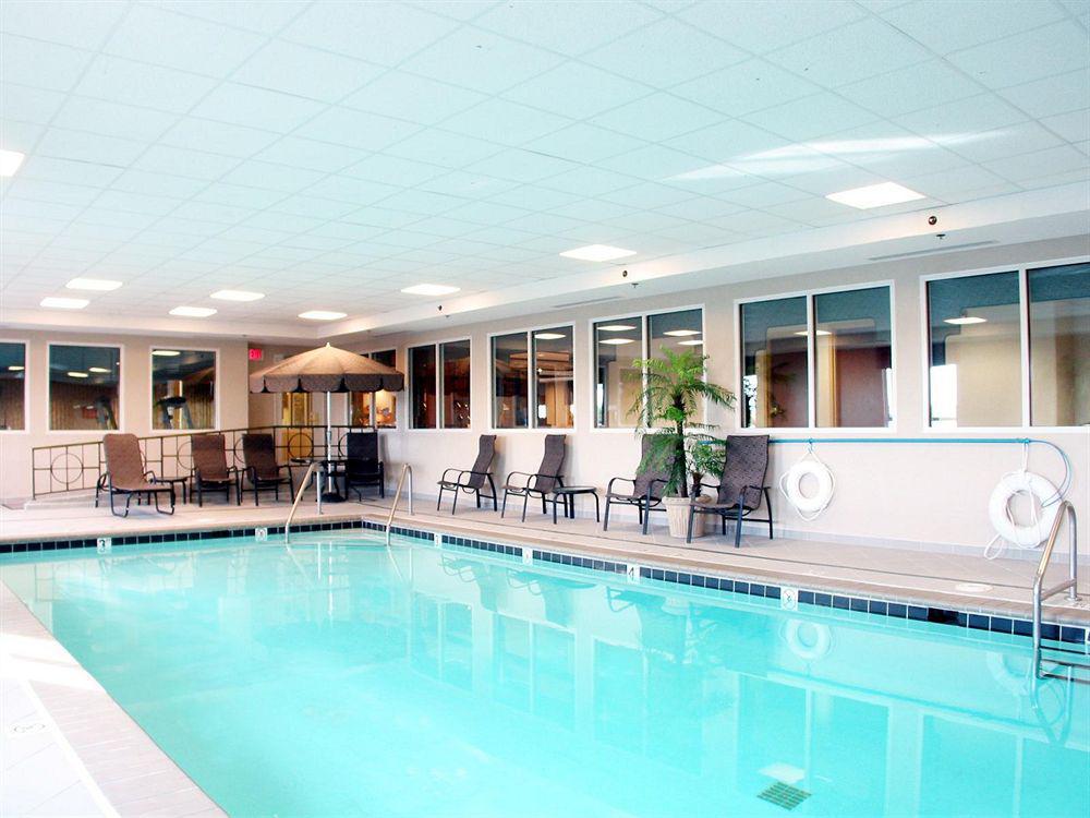 Holiday Inn Express Hotel & Suites Greenwood Dış mekan fotoğraf