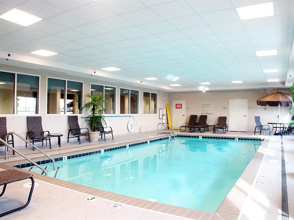 Holiday Inn Express Hotel & Suites Greenwood Konforlar fotoğraf