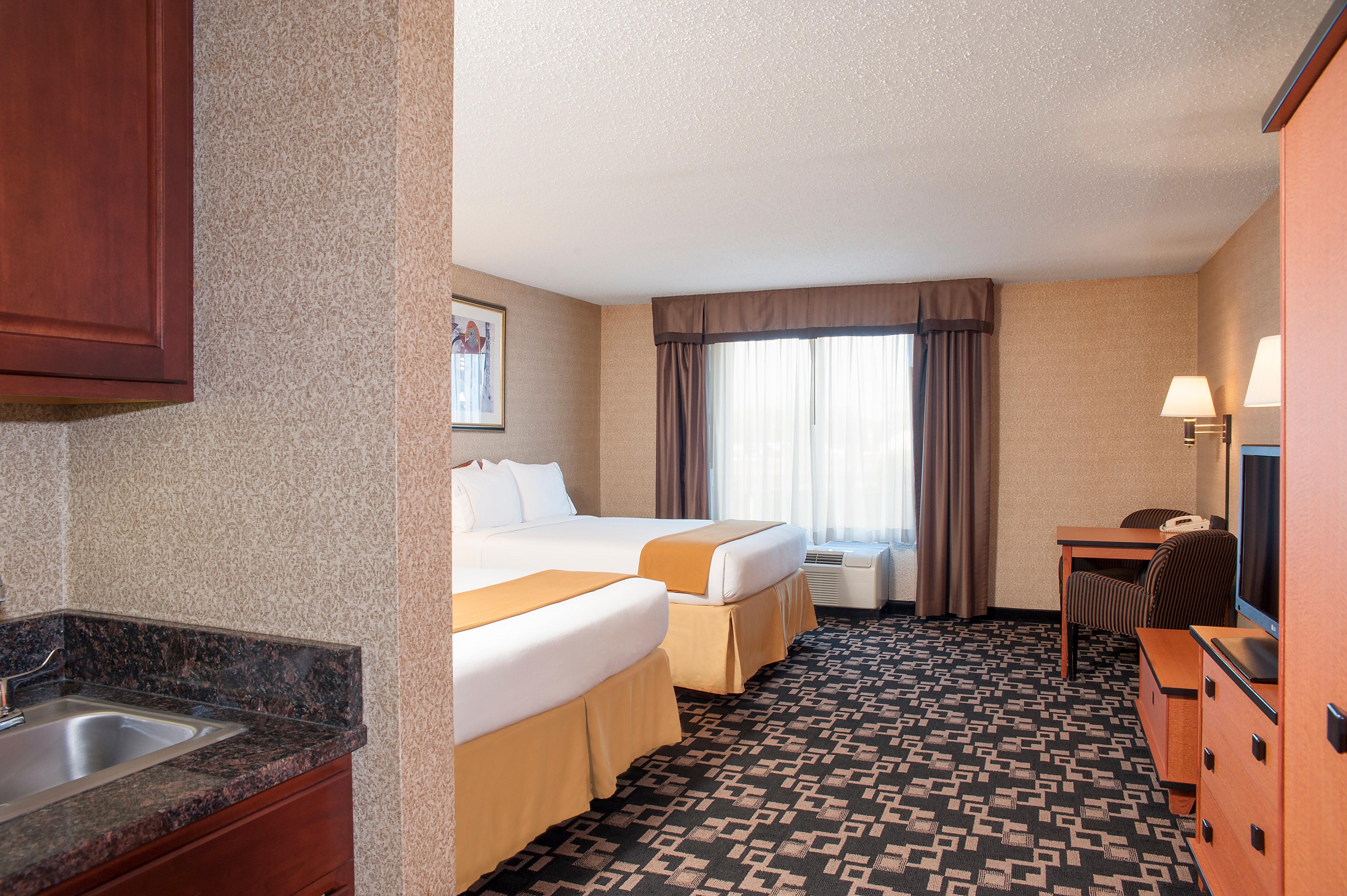 Holiday Inn Express Hotel & Suites Greenwood Dış mekan fotoğraf