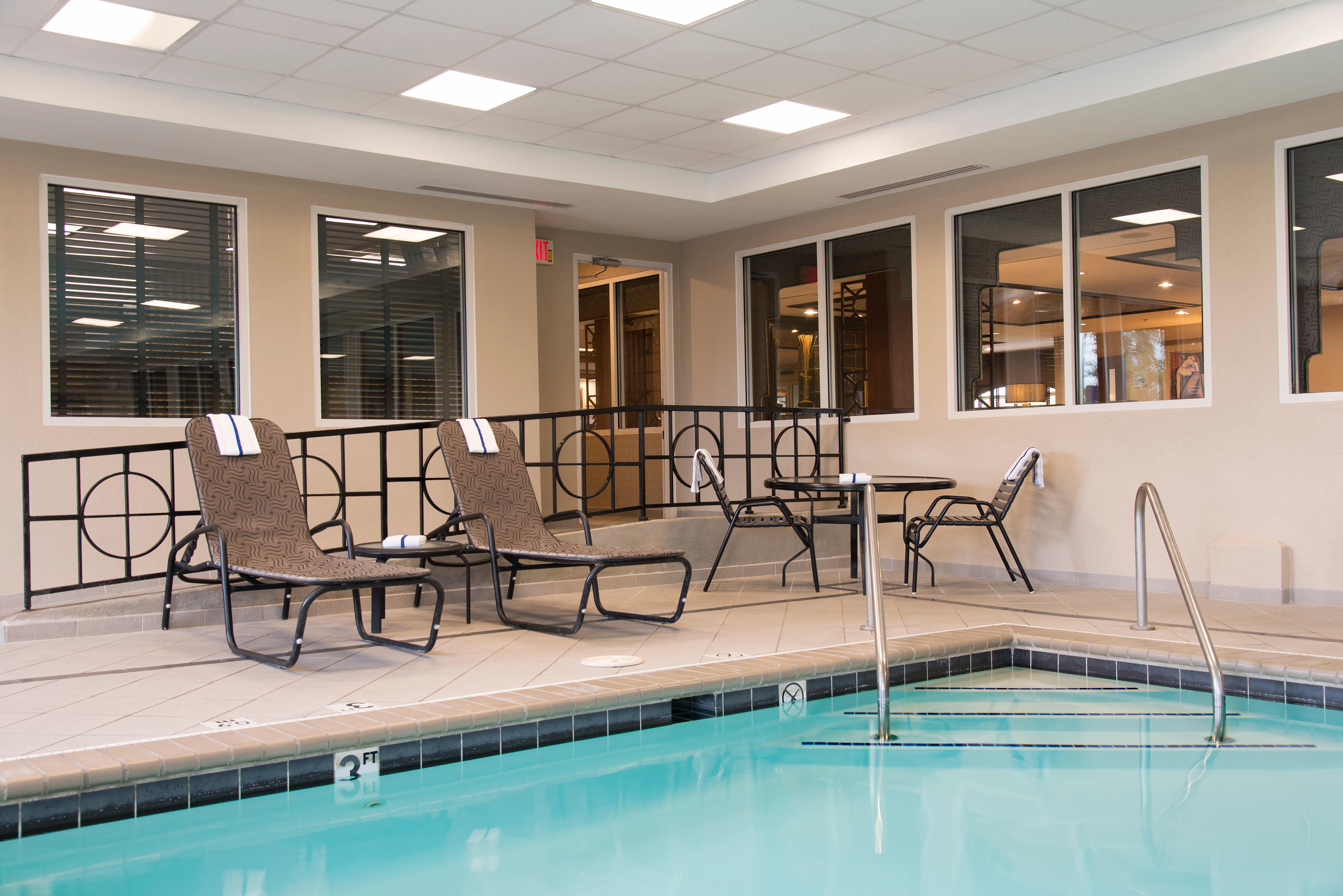 Holiday Inn Express Hotel & Suites Greenwood Dış mekan fotoğraf