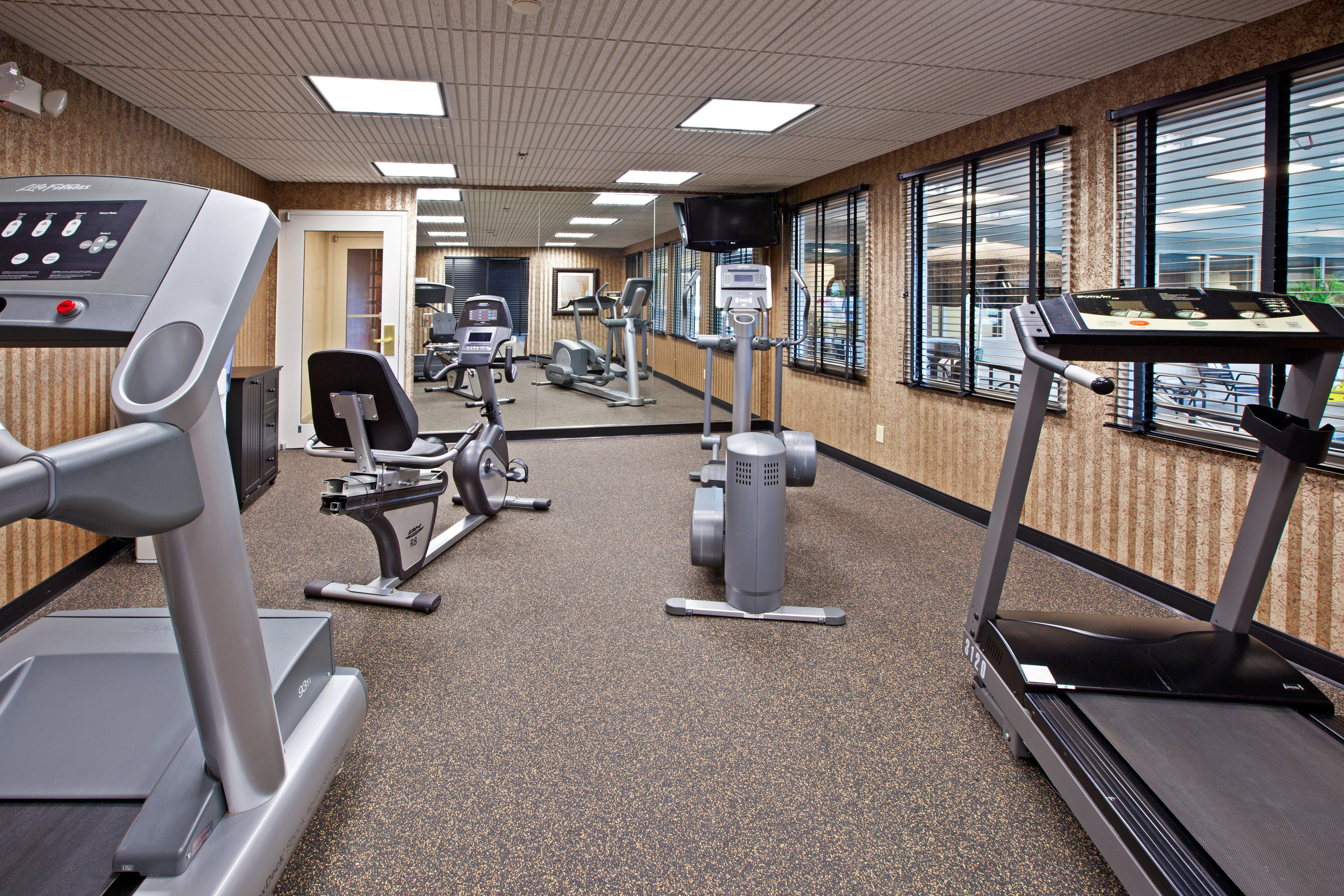 Holiday Inn Express Hotel & Suites Greenwood Konforlar fotoğraf