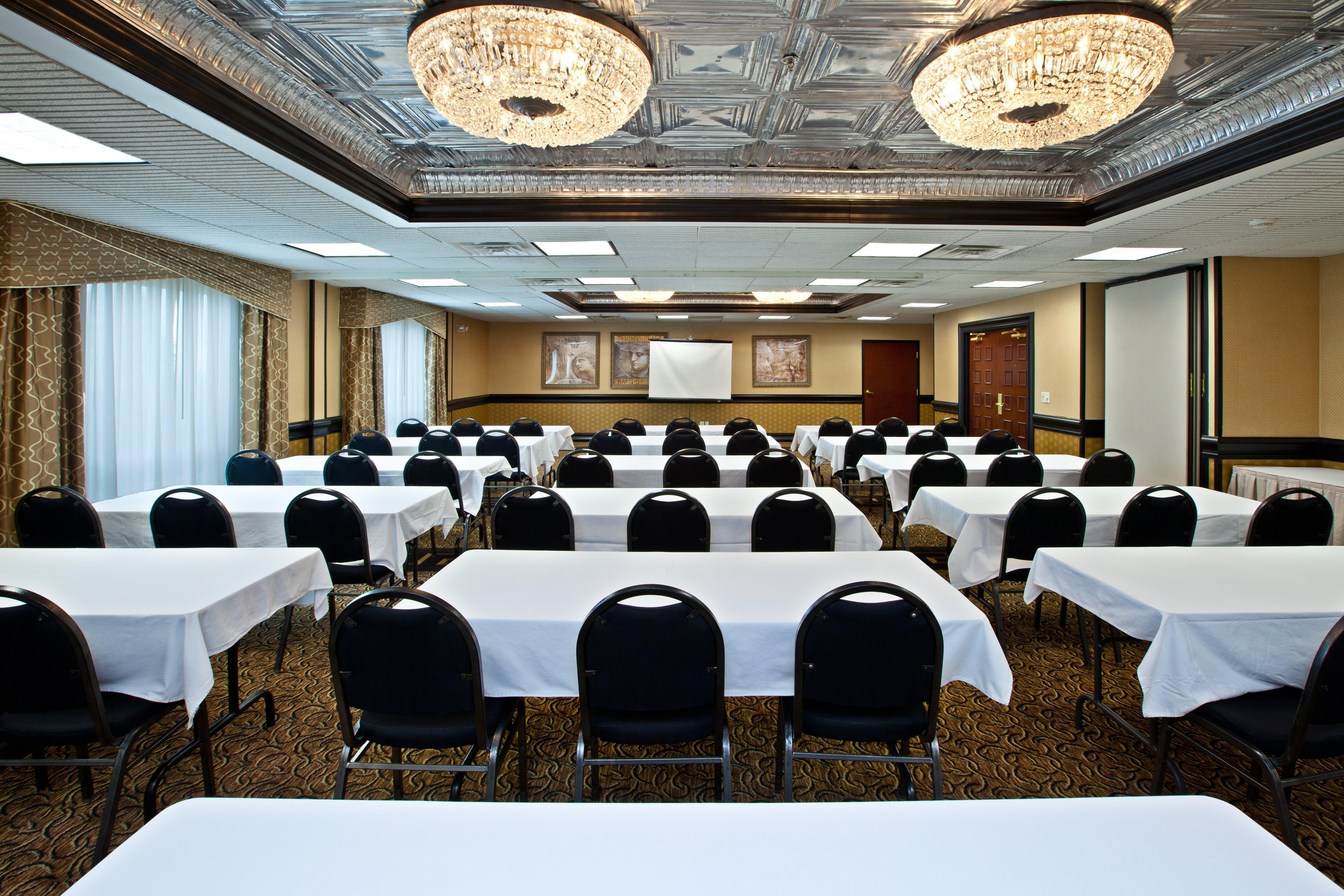 Holiday Inn Express Hotel & Suites Greenwood Dış mekan fotoğraf