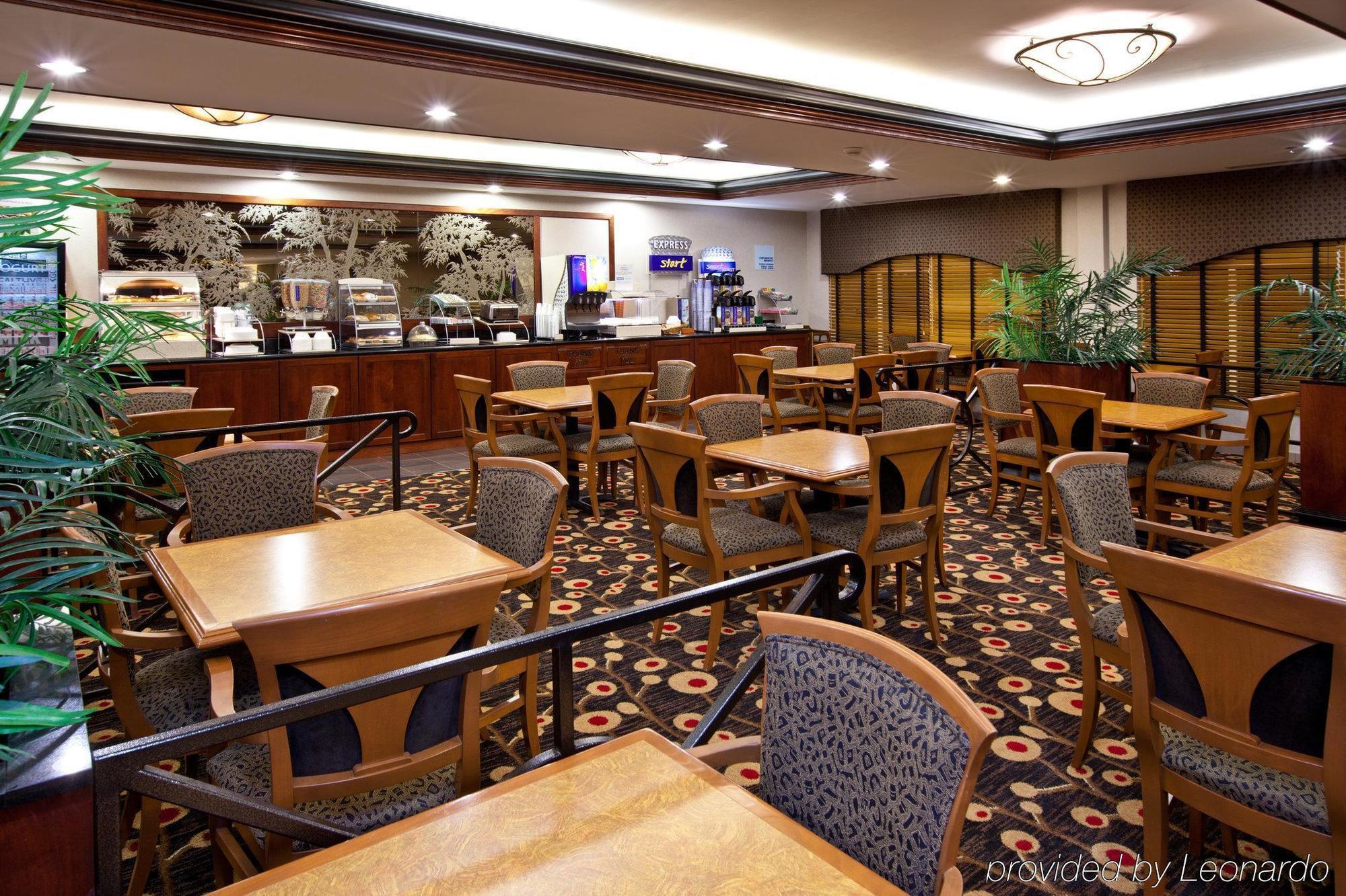 Holiday Inn Express Hotel & Suites Greenwood Dış mekan fotoğraf